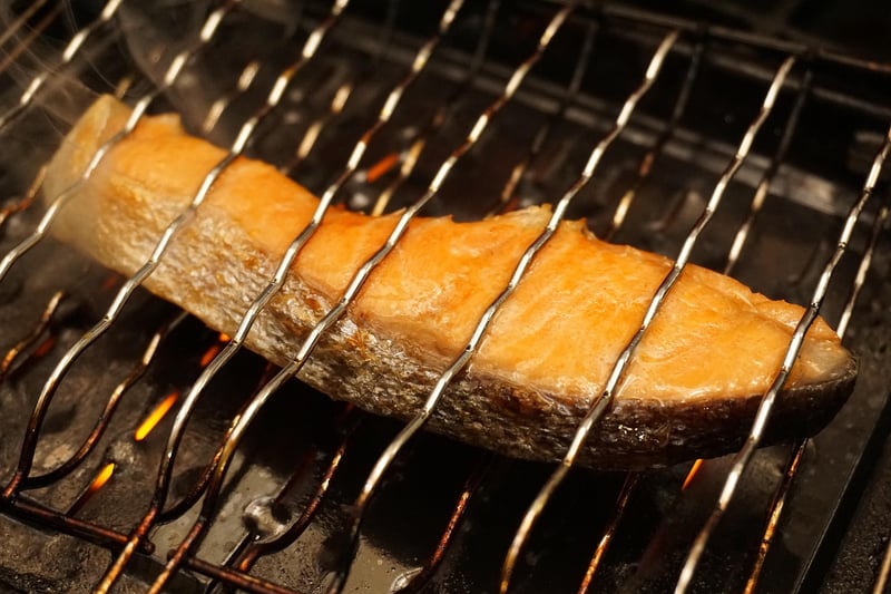 Grilled Salmon with Asparagus